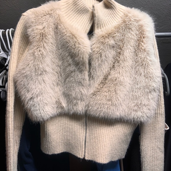 The softest zip up ever! - Picture 3 of 7